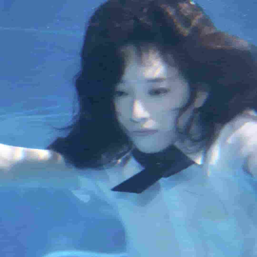 胭脂染了紅樓