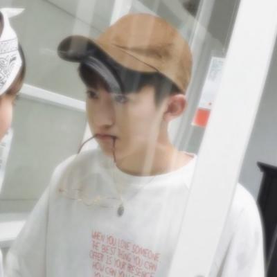 孤灯淡酒