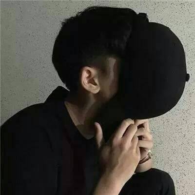 比钻石还耀眼的男子ヽ