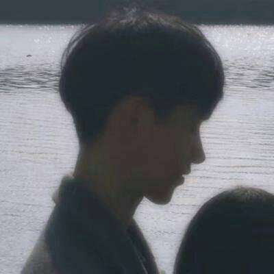 转身.