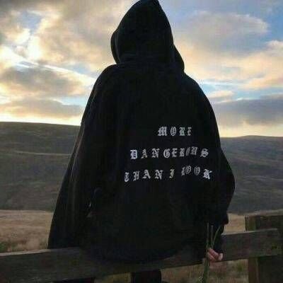叼着棒棒糖拽天下〃