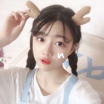素杉白裳君莫笑